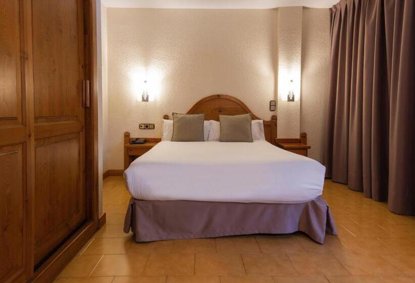 اتاق استاندارد سه نفره, Sant Gothard by Nexta