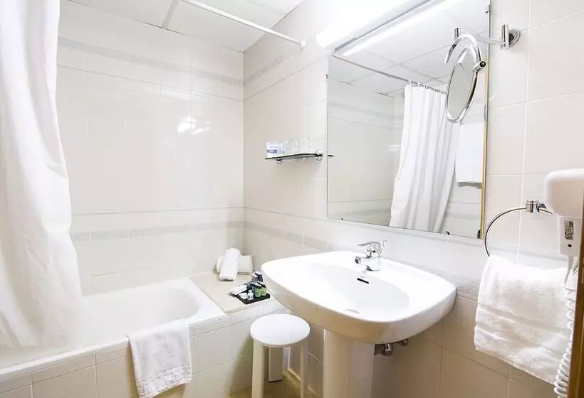 4 Bett Superior Zimmer, Sant Gothard by Nexta