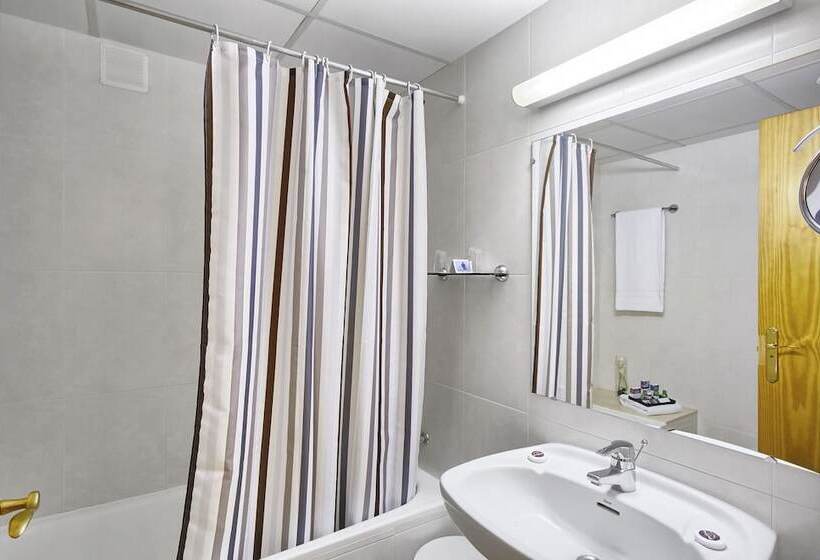 اتاق سوپریور چهار تخته, Sant Gothard by Nexta