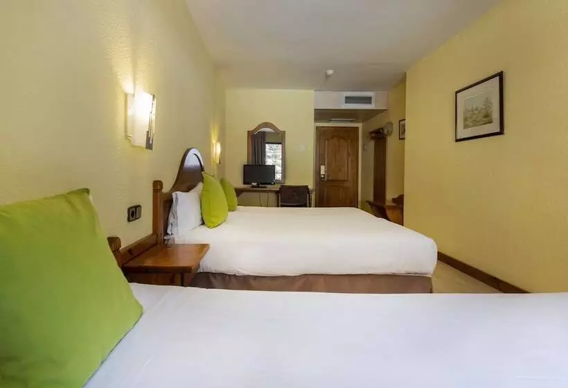 3 Bett Superior Zimmer, Sant Gothard by Nexta