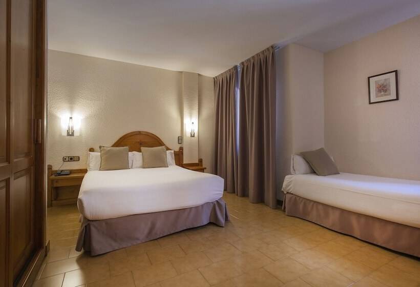 اتاق استاندارد چهار تخته, Sant Gothard by Nexta