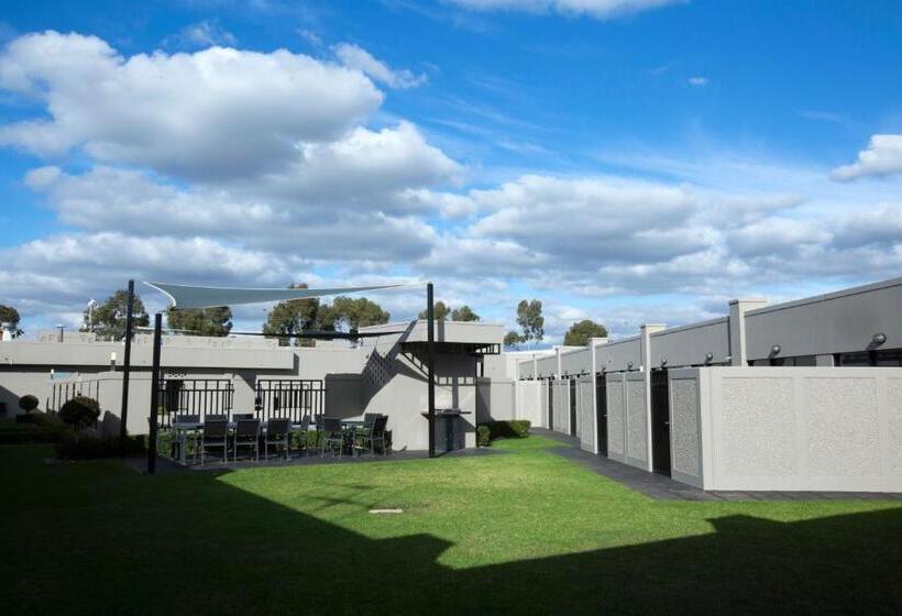 اتاق لوکس, Southgate