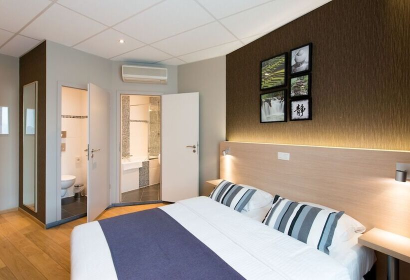 이코노미 룸, Hôtel De L Univers Liège