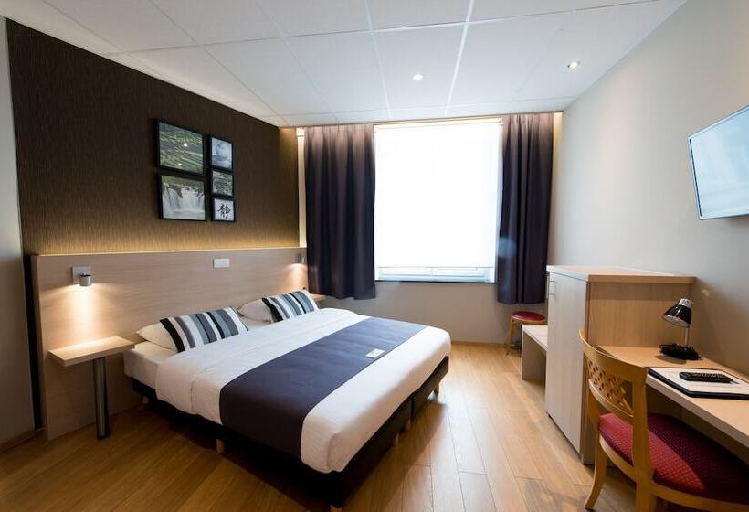 이코노미 룸, Hôtel De L Univers Liège