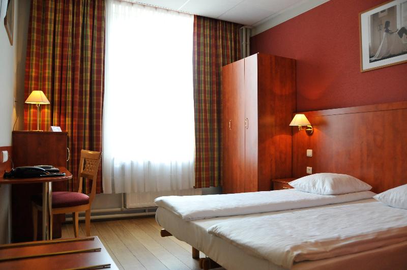 이코노미 룸, Hôtel De L Univers Liège