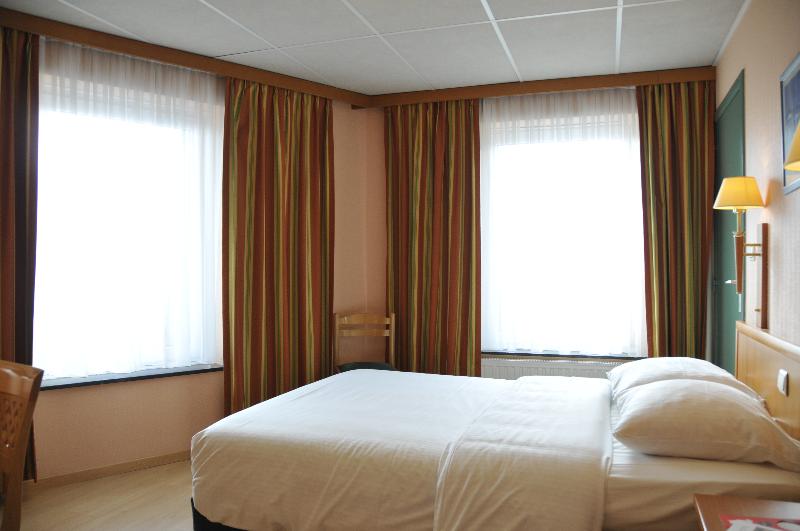 이코노미 룸, Hôtel De L Univers Liège