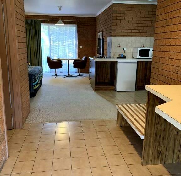 Номер Deluxe, Kingswood Motel