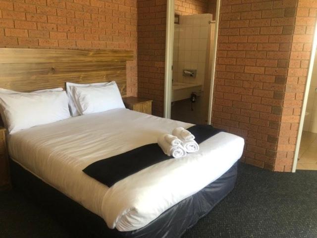 Семейный Номер, Kingswood Motel
