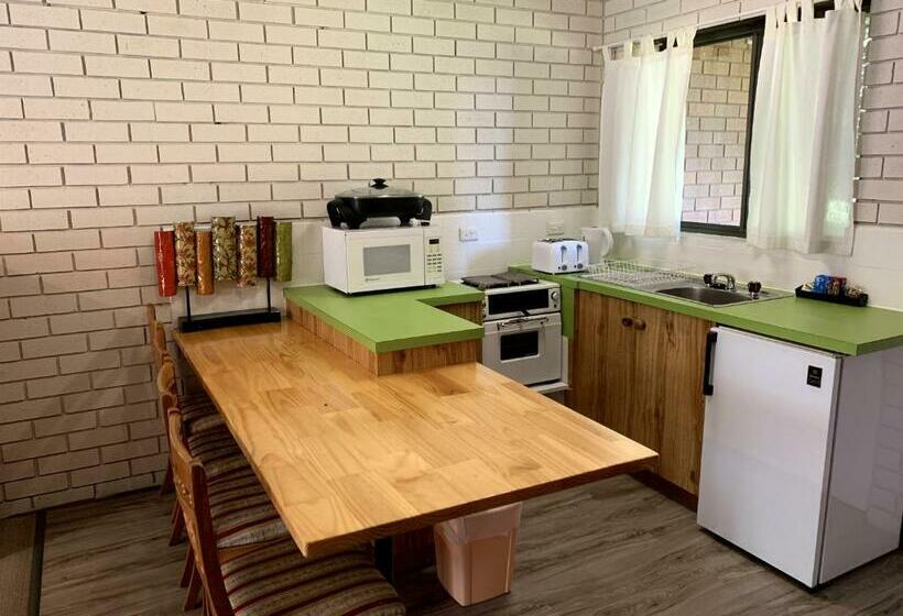 סוויטת 2 חדרי שינה, Kingswood Motel