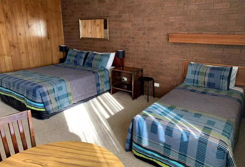 スタンダードルーム, Kingswood Motel