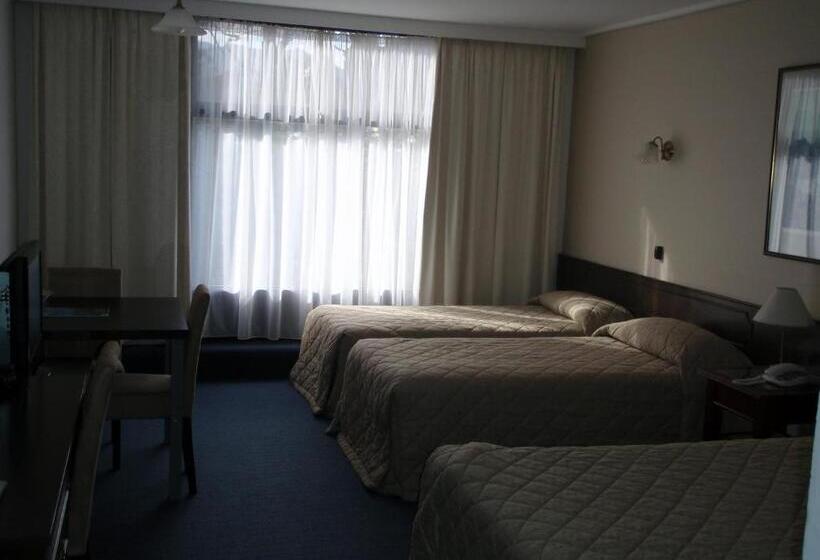 تختخواب در اتاق مشترک, West Coaster Motel