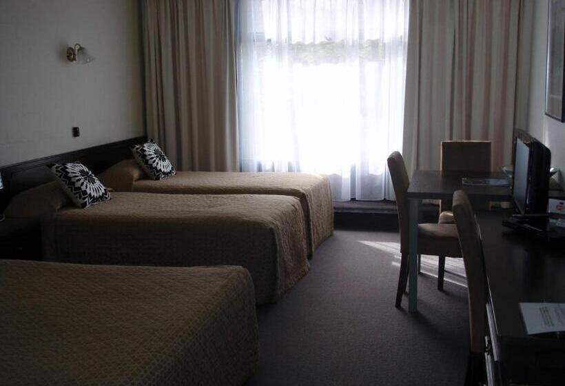 共用房间的床, West Coaster Motel
