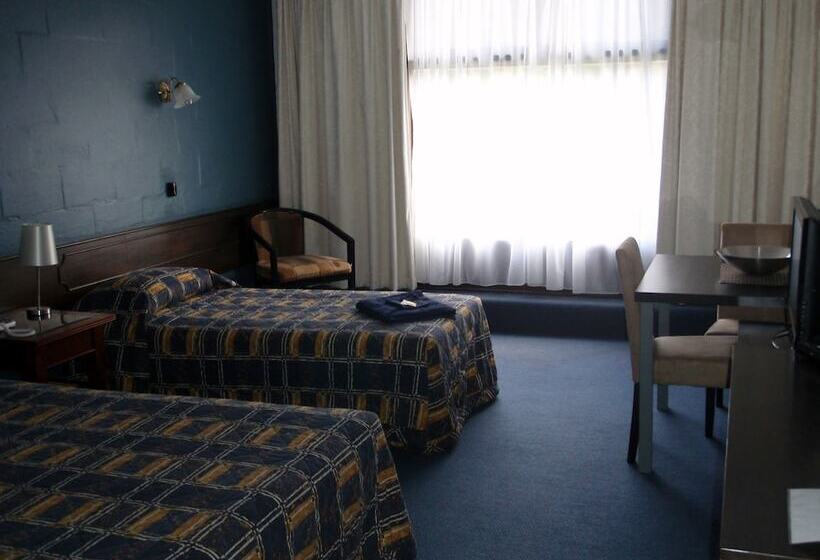 اتاق اکونومی, West Coaster Motel