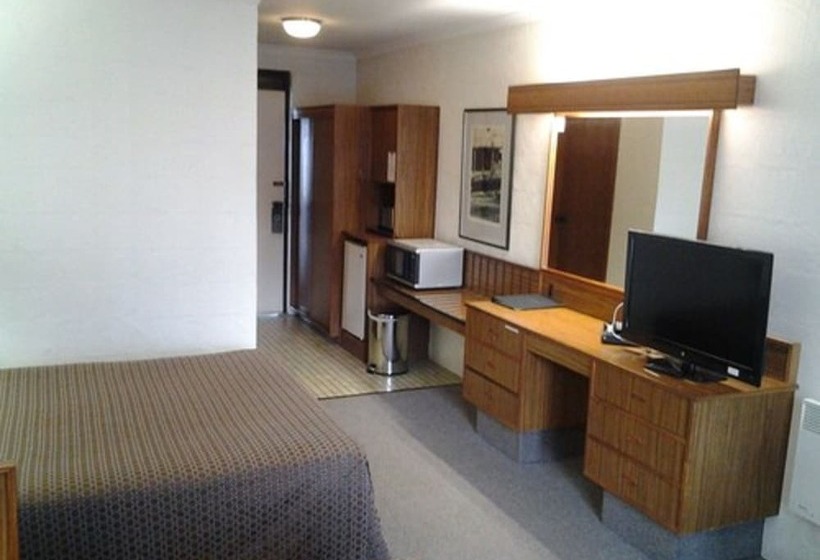 اتاق استاندارد در طبقه همکف, West Coaster Motel