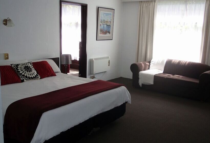 سوئیت 2 خوابه, West Coaster Motel