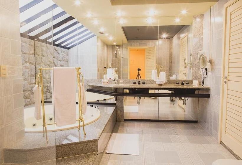 اتاق لوکس چهار تخته, Atlantico Star