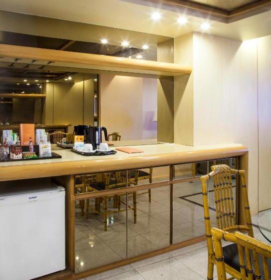 سوئیت مستر, Atlantico Star