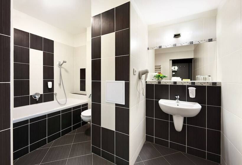 舒适型房间, Central Park Flora