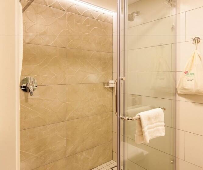 اتاق اجرایی, Los Tajibos, Santa Cruz De La Sierra, A Tribute Portfolio