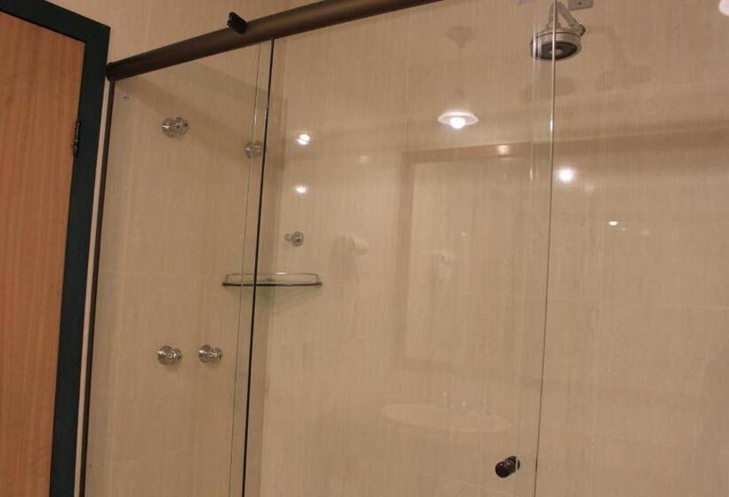 דירת חדר, Luxor