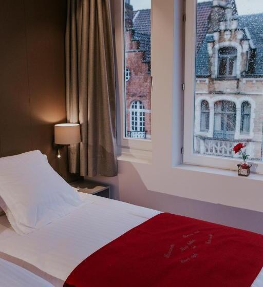 غرفة قياسية سرير كينج, New Regina