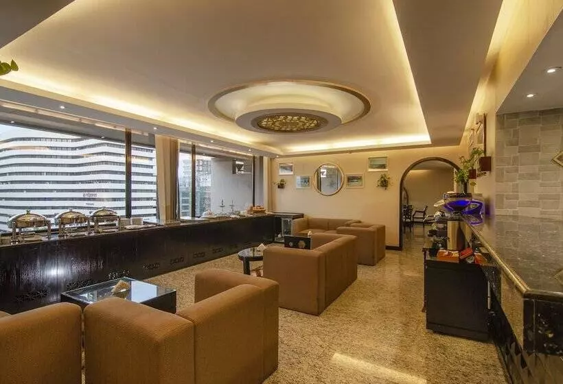 キングサイズベッドのクラブルーム, Pan Pacific Sonargaon Dhaka