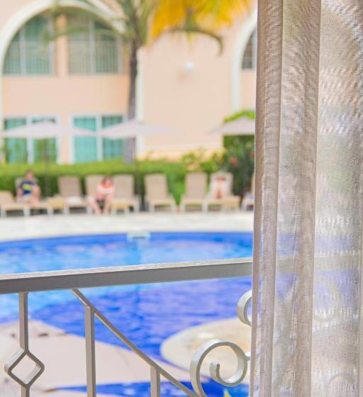 Deluxe Family Room, Royal Palm Plaza Resort