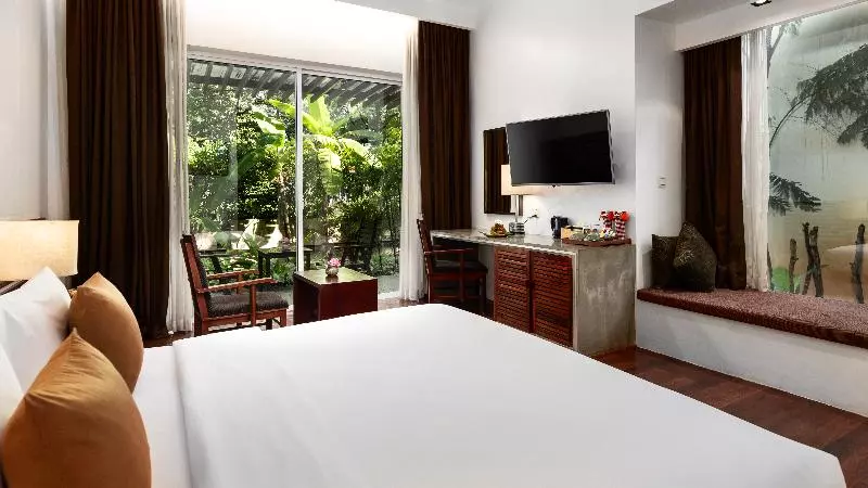 スタンダードルーム, Tavares Correia