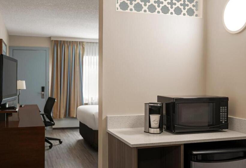 Номер Стандарт, Travelodge By Wyndham Calgary South