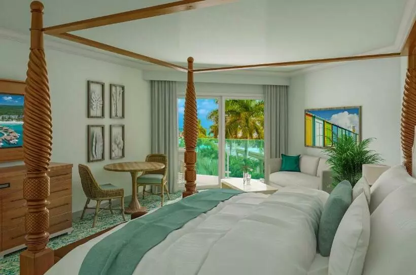 سوئیت پنت هاوس, Sandals Royal Bahamian All Inclusive   Couples Only