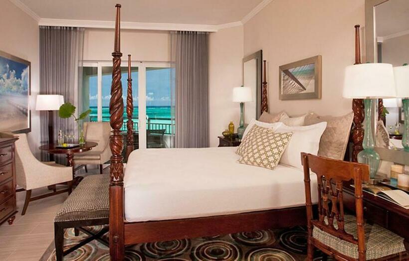 اتاق لوکس با چشم‌انداز دریا, Sandals Royal Bahamian All Inclusive   Couples Only