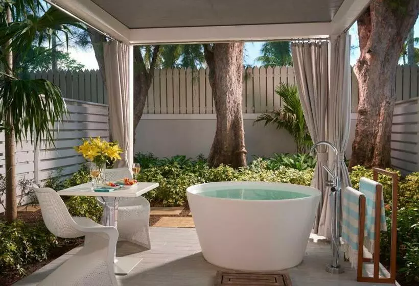 سوئیت کلاب, Sandals Royal Bahamian All Inclusive Couples Only