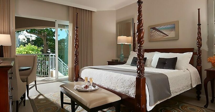 اتاق کلاب, Sandals Royal Bahamian All Inclusive   Couples Only