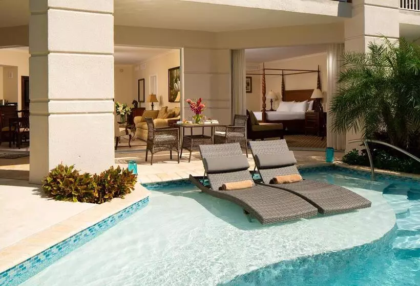 Swim-up suite, Sandals Royal Bahamian All Inclusive Couples Only