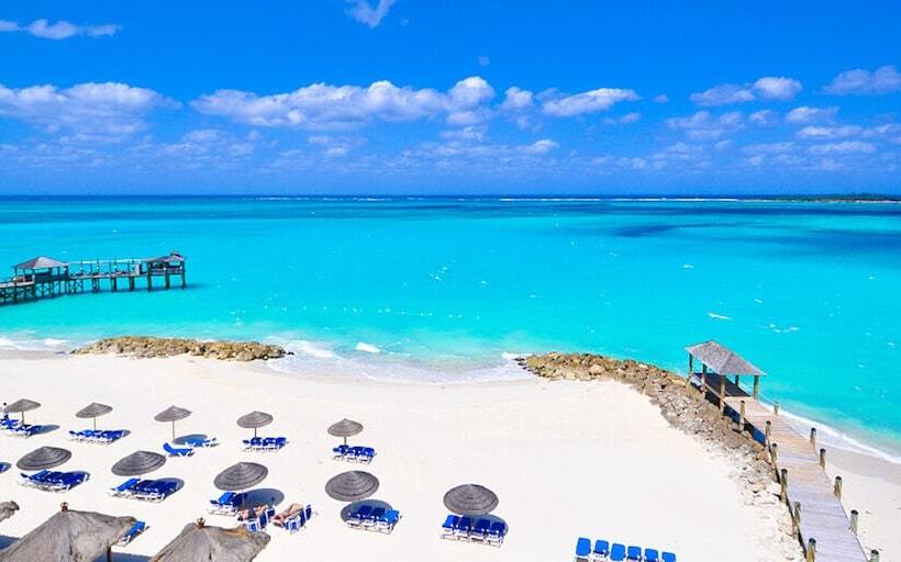 اتاق لوکس با چشم‌انداز دریا, Sandals Royal Bahamian All Inclusive   Couples Only