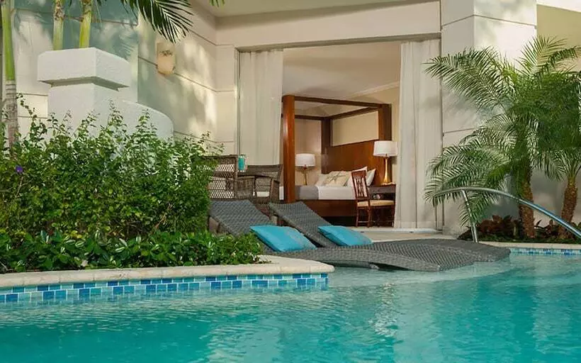 Swim-up suite, Sandals Royal Bahamian All Inclusive Couples Only