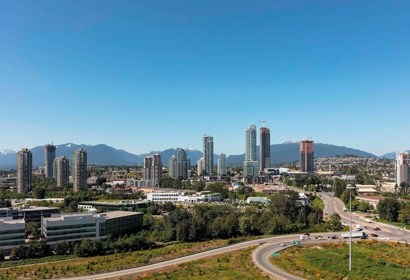 חדר סטנדרט מיטה זוגית עם נוף, Delta Hotels By Marriott Burnaby Conference Centre