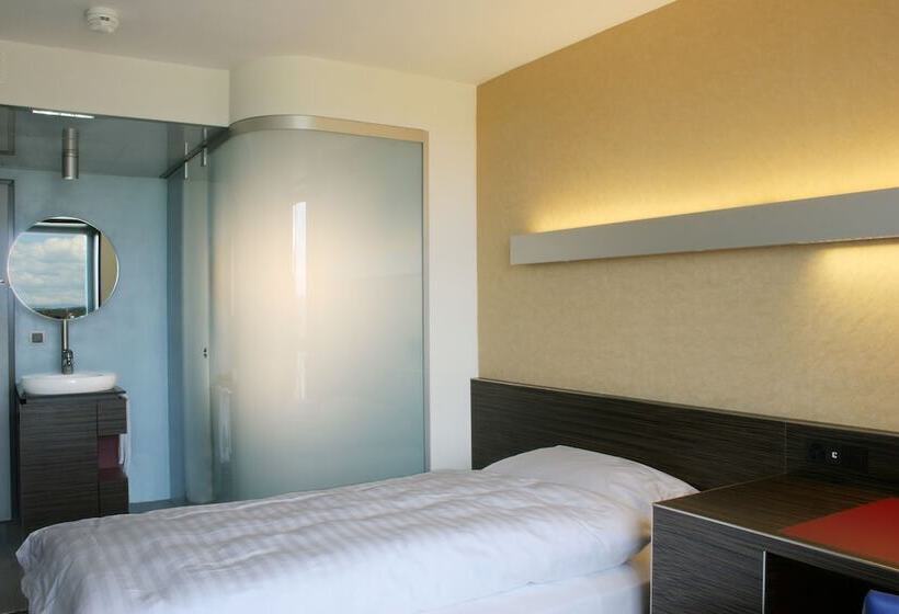 חדר סטנדרט יחיד, Ambassador