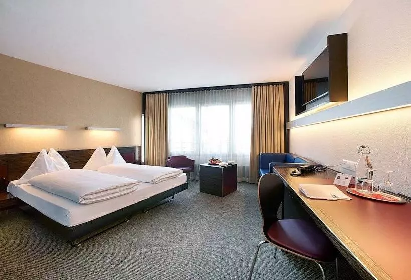 Junior Suite, Ambassador