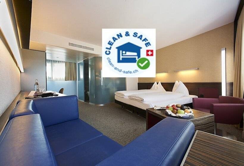 סוויטת ג'וניור, Ambassador