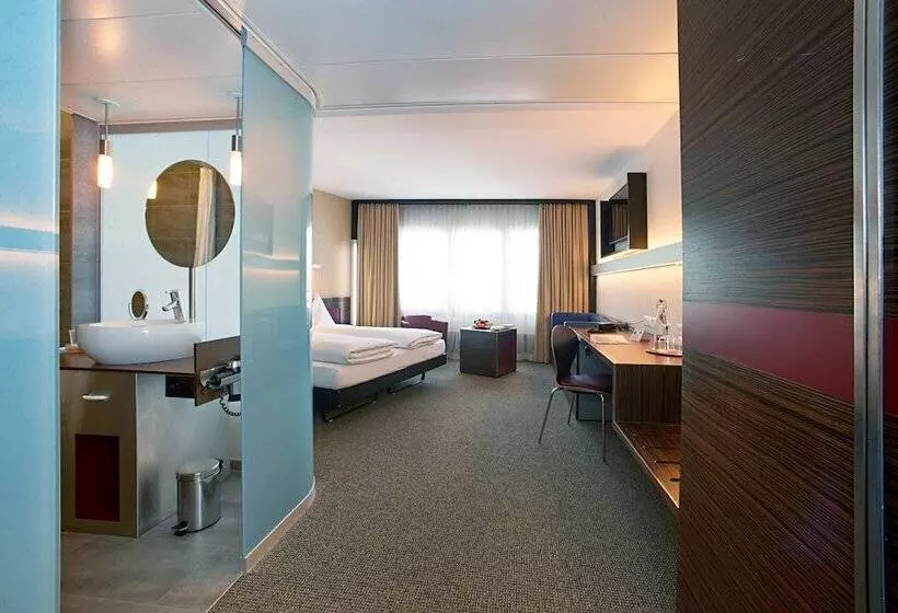Junior Suite, Ambassador