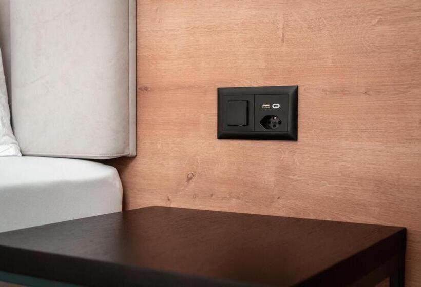 Standardrum, Ascona Lodge, Pool & Garden Retreat