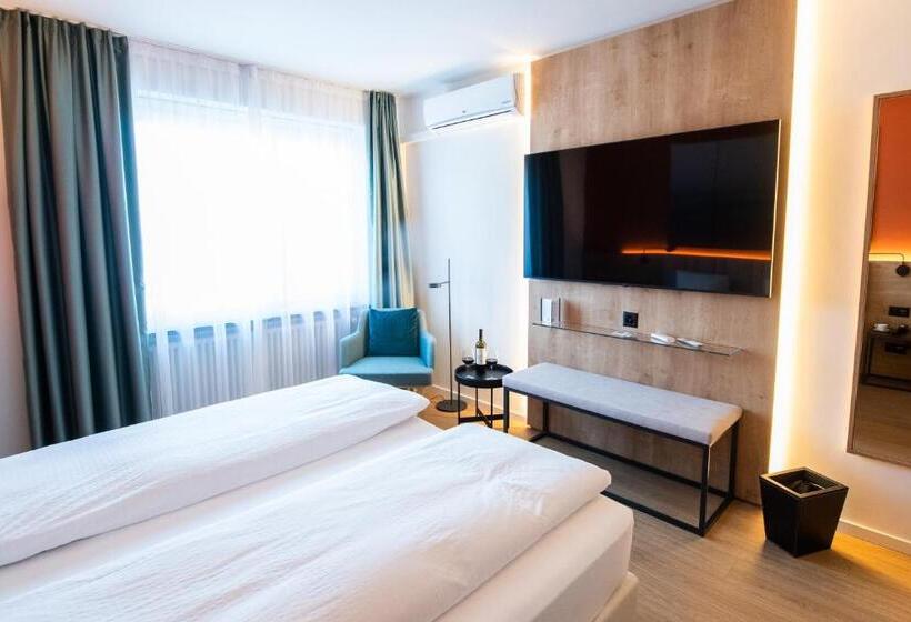 Standardrum, Ascona Lodge, Pool & Garden Retreat