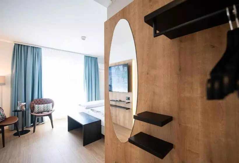 Comfort room with balcony, Ascona Lodge, Pool & Garden Retreat