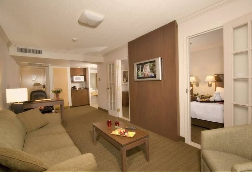 جناح, Best Western Plus Lamplighter Inn & Conference Centre