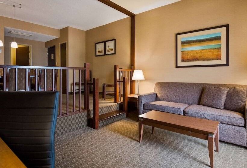 جناح, Best Western Plus Lamplighter Inn & Conference Centre