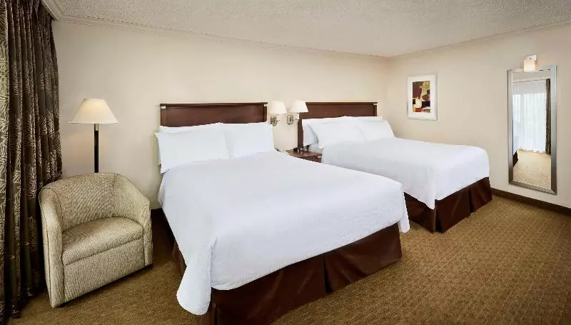 اتاق استاندارد با تخت دو نفره بزرگ, Best Western Plus Lamplighter Inn & Conference Centre