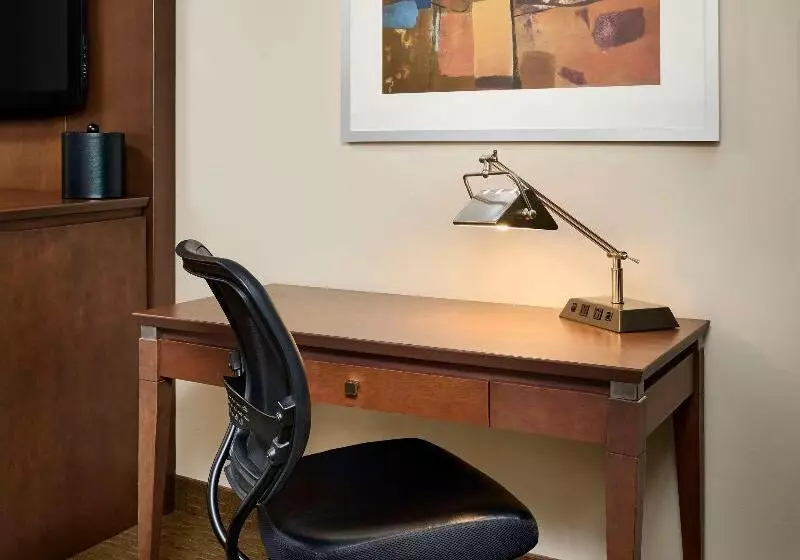 اتاق استاندارد با تخت دو نفره بزرگ, Best Western Plus Lamplighter Inn & Conference Centre