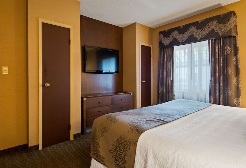 جناح, Best Western Plus Lamplighter Inn & Conference Centre