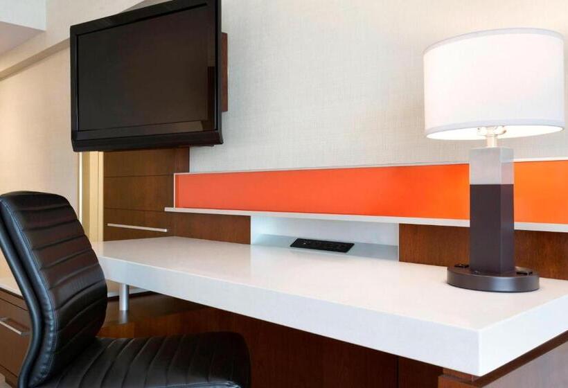 Standard Room King Size Bed, Delta Hotels By Marriott Saint John